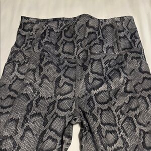 Avia Black and Gray Patterned Leggings